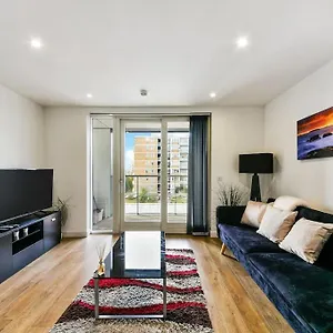 Apartment Amazing 2 Bed 2 Bath Flat In Canary Wharf, London