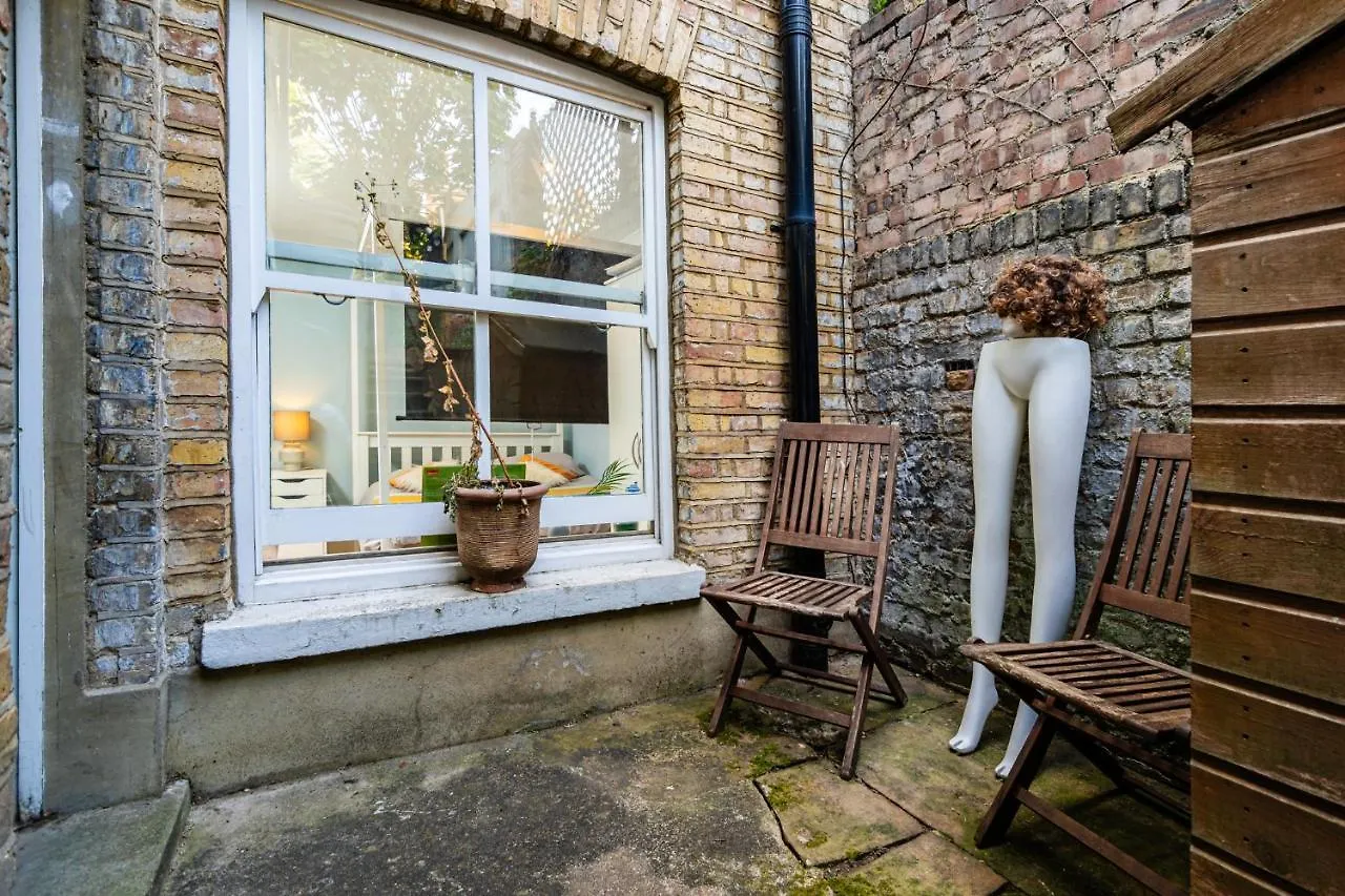 Double Room W/Projector & Garden Hot Tub London 0*,